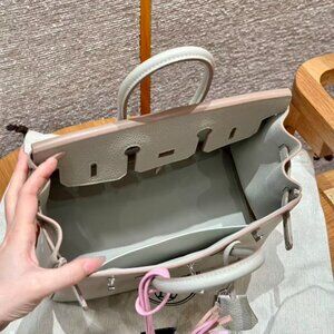 Classic Hermes Bag: A Stylish and Versatile Choice for Elegance